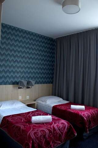 Курортные отели Pod Lipami Легово Улучшенный двухместный номер с 2 отдельными кроватями-5